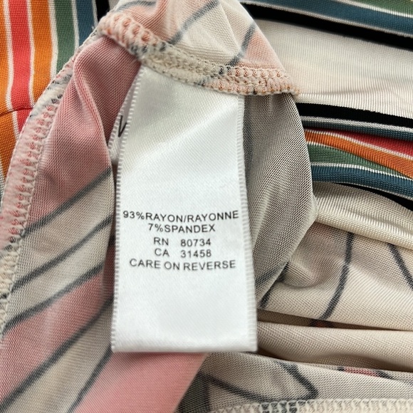 VINTAGE BCBG Max Azria Button Trim Shoulder Butterfly Print Jersey Knit Dress - Picture 6 of 6